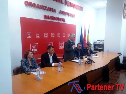 Primarii şi candidaţii PSD Dâmboviţa, instruiţi politic şi administrativ de analiștii politici, Marius Pieleanu, Adrian Năstase și Alfred Bulai