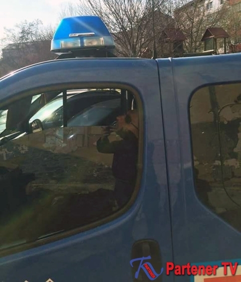 Poliția Locală Târgoviște a demarat o anchetă internă de cercetare în cazul poliţistului care dormea în timpul serviciului