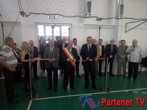 VIDEO. Moreni: Sala de sport de la Liceul Tehnologic Petrol a fost inaugurată