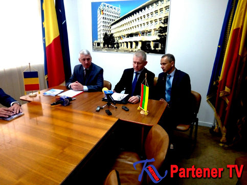 VIDEO. Excelența Sa Domnul Arvydas POCIUS, Ambasadorul Republicii Lituania în vizită de lucru în judeţul Dâmboviţa