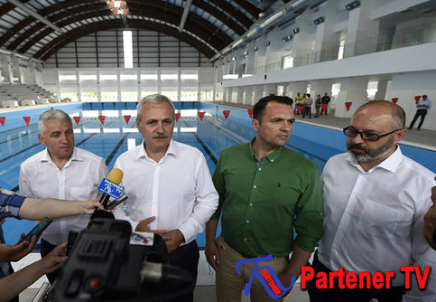 VIDEO. Primarul Cristian Stan, preşedintele CJ, Adrian Ţuţuianu şi deputatul Liviu Dragnea au vizitat Complexul Turistic de Nataţie Târgovişte
