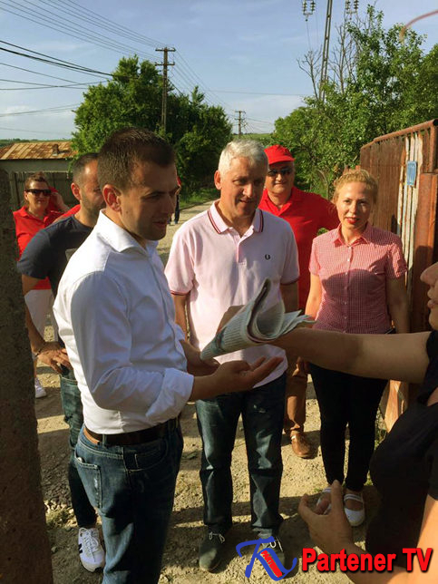Primarul Emanuel Spătaru şi viceprimarul Ionela Şerban vor conduce destinele Răzvadului în următorii patru ani