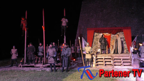 VIDEO. Spectacolul „Dracula – Reîntoarcerea” a încheiat Festivalul Medieval Dracula