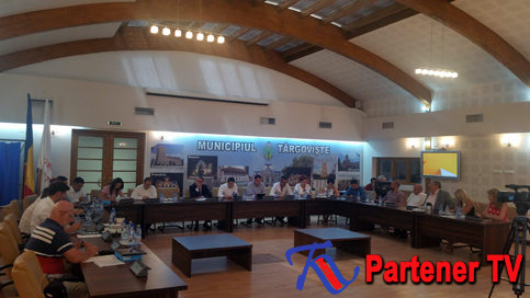 ORDINE DE ZI. Se convoacă Consiliul Local Municipal Târgovişte, în şedinţă extraordinară, în ziua de 12 august 2016, orele 16:00, la Sala de Consiliu