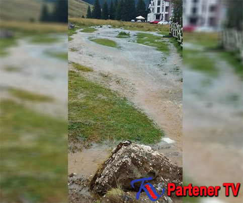 VIDEO. Rupere de nori în zona Padina-Peştera