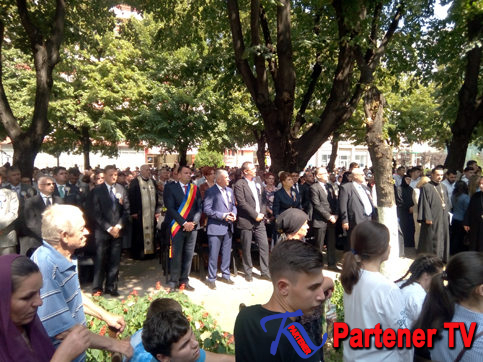 Fostul premier al României, Victor Ponta este la Târgovişte şi participă la sărbătoarea Sfântului Ierarh Nifon