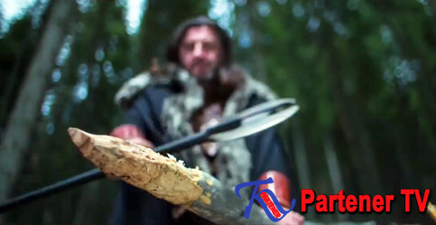 VIDEO. Premieră la Curtea Domnească din Târgovişte: Filmul „ Istorii despre Vlad Voievod Drăculea” şi Turnul Chindiei, luminat în culorile drapelului României