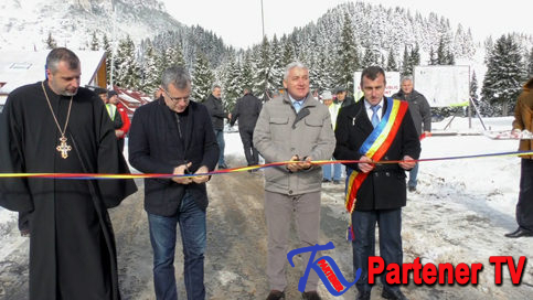 VIDEO. Preşedintele CJ, Adrian Ţuţuianu a inaugurat obiectivul Modernizare DJ 714 Glod – Sanatoriul Moroeni – Peştera, sector Dichiu – Bolboci – Peştera, km 21+000 – 24+366, km 29+900 – 34+485