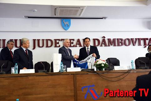 VIDEO. Consiliul Judeţean Dâmboviţa a fost gazda unei delegaţii din Provincia Guangxi – Republica Populară Chineză