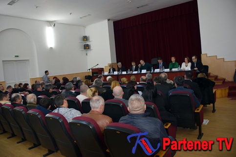 Reprezentanții Ministerului Agriculturii în dialog cu producătorii agricoli din județul Dâmbovița