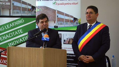 VIDEO. Răcărenii premiaţi pentru meritele lor de zilele oraşului