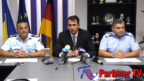 VIDEO. Siguranţa în unităţile şcolare dâmboviţene, obiectiv prioritar al poliţiştilor, jandarmilor şi pompierilor