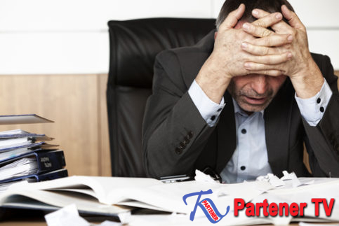 Primăriile din Dâmbovița se plâng că nu mai au bani de salarii dar acordă premii excepţionale și sporuri pentru condiţii periculoase şi vătămătoare angajaților