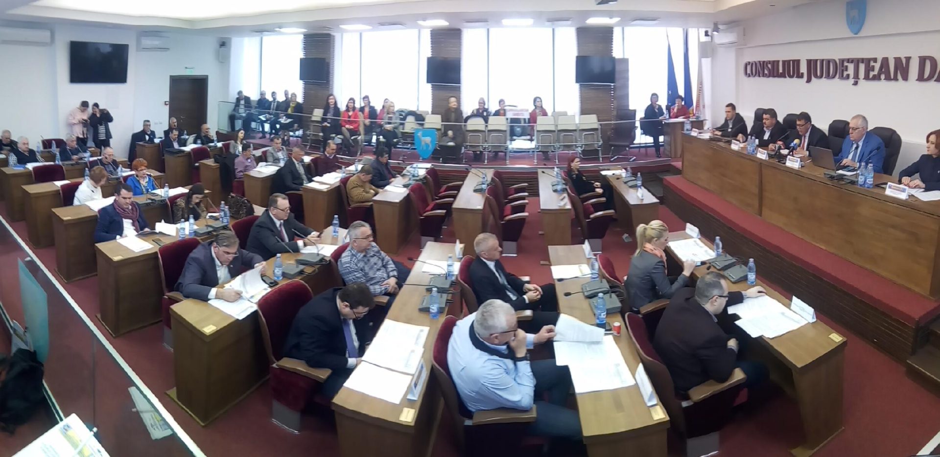 VIDEO. La Adunarea Generală a ACoR Dâmboviţa, un subiect aprins a fost legat de inechităţile dintre comune şi oraşe/municipii