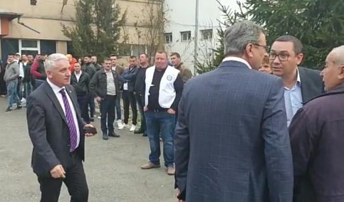VIDEO. Adrian Țuțuianu a fost huiduit chiar la el acasă, în Târgoviște