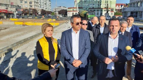 VIDEO. Piaţa Tricolorului din municipiul Târgovişte este în plin proces de reabilitare şi modernizare