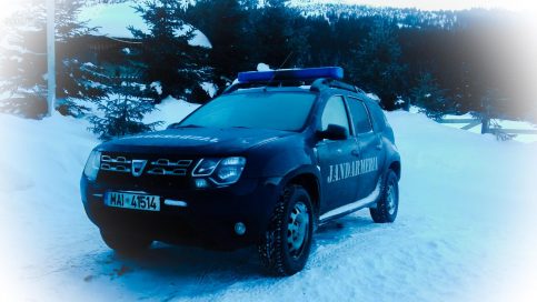 18 turiști sprijiniți de jandarmii montani