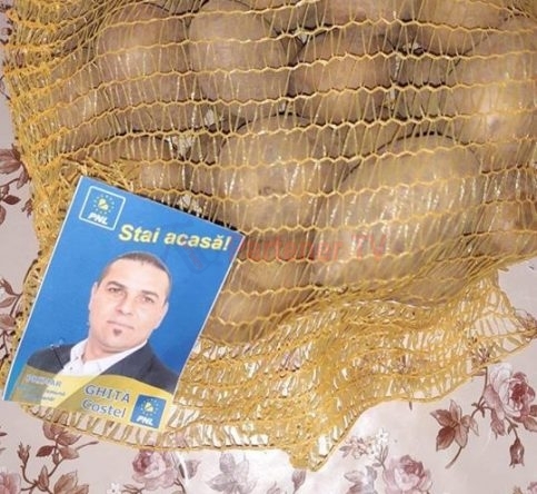 Sub pretextul crizei COVID-19, la Bilciurești, unii fac campanie ducând alimente și pliante electorale populației izolate