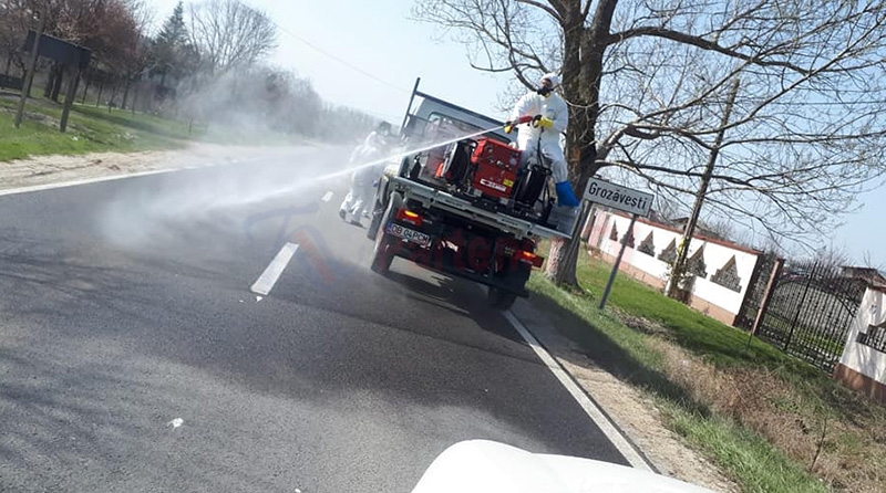 Focar de COVID-19 la Corbii Mari . Autorităţile din judeţul Dâmboviţa sunt în alertă în ceea ce priveşte situaţia din comuna dâmboviţeană Corbii Mari unde un bărbat a murit din cauza COVID-19 iar 14 persoane au fost confirmate cu coronavirus iar evoluţia acestei situaţie pare să arate că localiatea devine un focar de COVID-19.