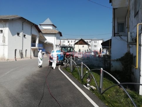 La Voinești, campanie de dezinfecție pentru a patra săptămână consecutiv