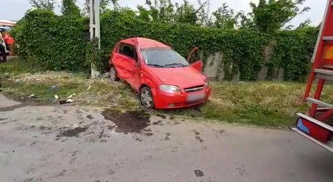 Accident rutier produs pe DN-7, în comuna Tărtășești, cu două persoane încarcerate