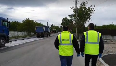 VIDEO. Au începu lucrările de asfaltare la ultimul strat pe strada Calea Ialomiței