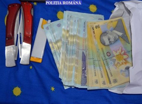 VIDEO. Percheziții la persoane bănuite de comiterea infracțiunilor de camătă și șantaj