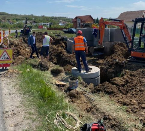 Răzvad: Pandemia de COVID-19 nu oprește lucrările la rețeaua de canalizare și celelalte investiții