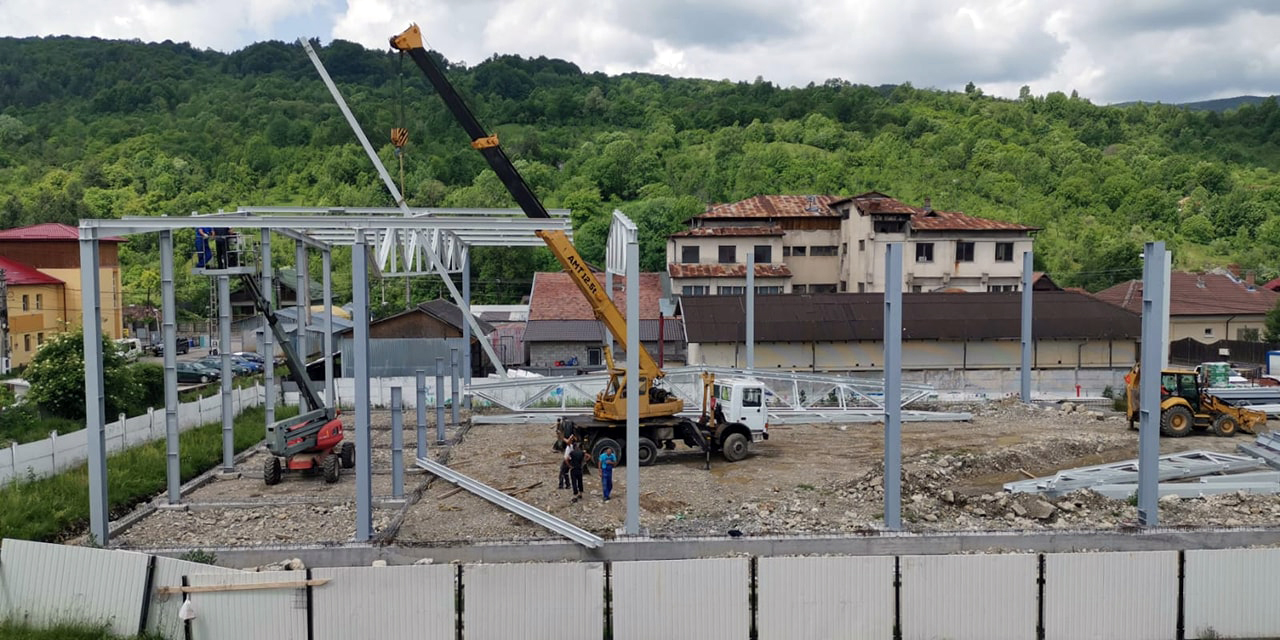 Activitate intensă în comuna Moroeni. Administraţia locală a lucrat la foc continuu pe mai multe planuri în ultimul an, investind în infrastructură, dar şi în educaţie şi sănătate.