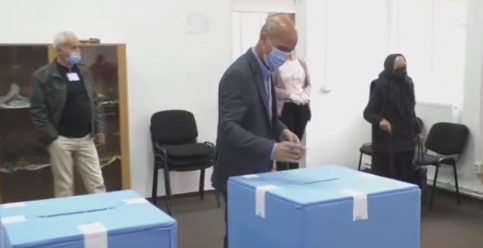 VIDEO. VOT,alegeri locale 2020 în Dâmbovița. Ion Sorin a votat la prima oră a dimineții