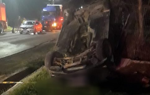 O șoferiță în vârstă de 44 ani, în timp ce se deplasa cu autoturismul marca BMW, pe DN 72 A, zona Gheboieni, s-a angajat în depășirea neregulamentară 