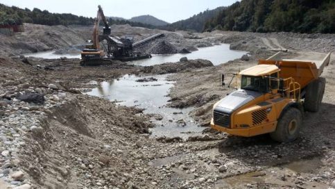 Dosare penale pentru balastierele din Sălcioara și Potlogi