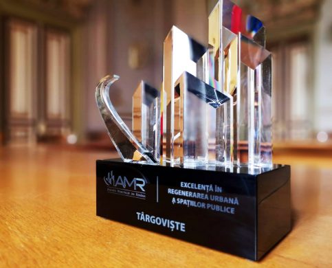 Municipiul Târgoviște a primit trofeul "Regenerare urbană a spațiilor publice", acordat de Asociația Municipiilor din România în cadrul Galei AMR 2021.