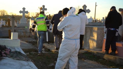 Profanatorii mormintelor de la Corbii Mari și Petrești, prinși de polițiști, este vorba despre trei bărbați din Călărași care sunt bănuiți că au profanat