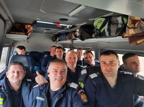 23 de pompieri militari din cadrul ISU Dâmbovița se vor deplasa în sprijinul colegilor și autorităților sucevene, cu un modul de tabără completă, bucătărie mobilă și generator