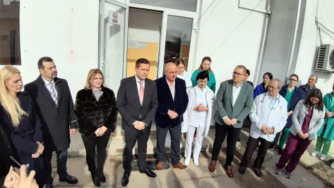 OFICIAL, Centrul de Sănătate Voinești și-a redeschis porțile astăzi, 15 martie, la Voinești funcționează compartimentul Medicină Internă II cu 15 paturi amplasate în 6 saloane, două grupuri sanitare, sală de tratament și un cabinet pentru personal.