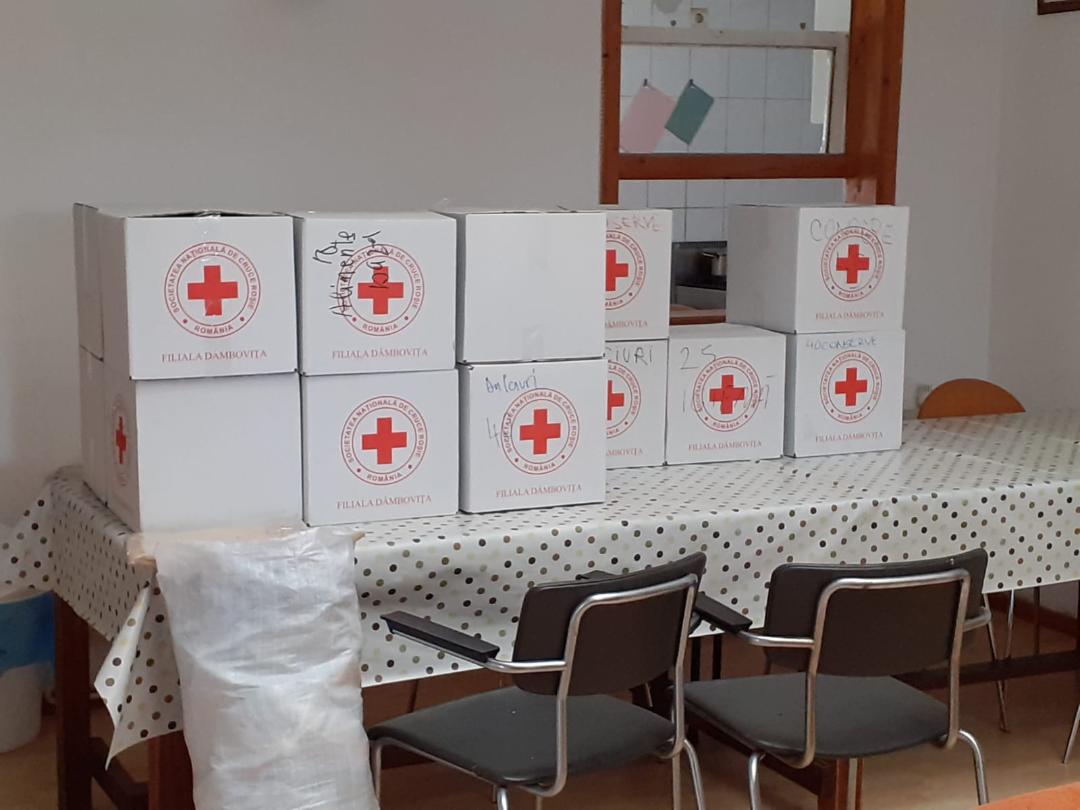ODOBEȘTI, Imaginile inocenței,copiii fugiți din calea războiului, și-au găsit liniștea și în județul Dâmbovița, prefectul județului, Claudia Gilia și directorul Crucii Roșii Dâmbovița, Raul Pavelescu continuă acțiunile pentru gestionarea crizei umanitare a persoanelor provenind din zona conflictului armat cu Ucraina.