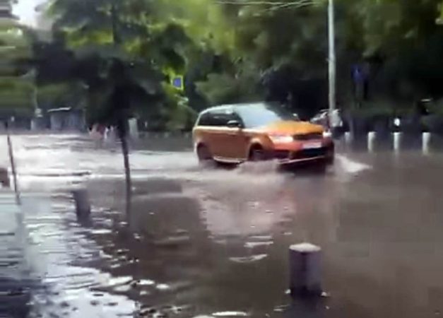 CONDUCEŢI PRUDENT, ÎN CONDIŢIILE UNUI CAROSABIL UMED!