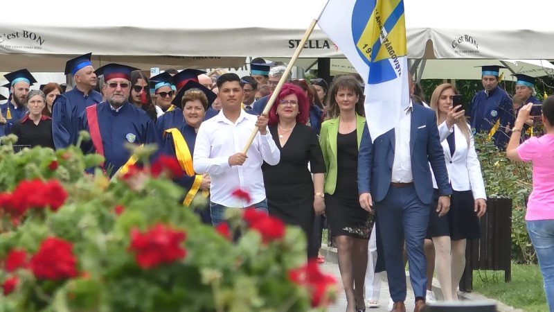 La Târgoviște, Parada Absolvenților de liceu 2022. VIDEO