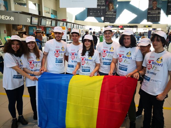 Vlad Panduru, elev la Liceul Teoretic „Ion Ghica” Răcari, a dus cu mândrie la Washington DC, numele orașului RĂCARI, județului DÂMBOVIȚA și al ROMÂNIEI