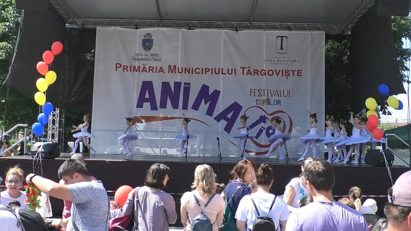 Jocuri și voie bună în Piața Mihai Viteazul din municipiul Târgoviște. VIDEO