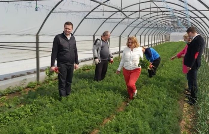 Prefectul Claudia Gilia dă vești bune pentru agricultorii dâmbovițeni!
