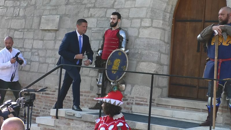 Turnul Chindiei poate fi din nou vizitat, a avut loc redeschiderea Curții Domnești de la Târgoviște după amplul proiect de reabilitare. VIDEO
