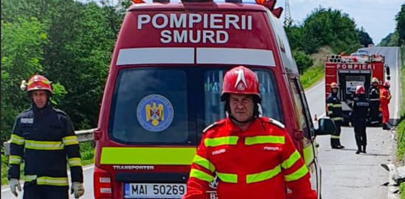 Accident rutier pe DN7 Mătăsaru, șoferul și un pasager răniți