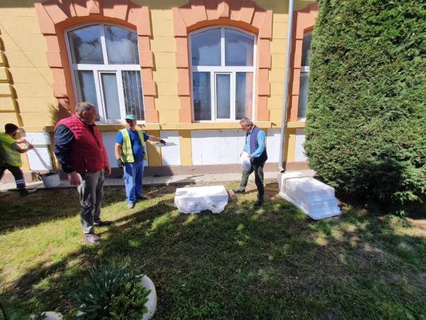 Administrația de la Dragomirești a demarat lucrări de anvelopare termică la Școala Gimnazială Dragomirești