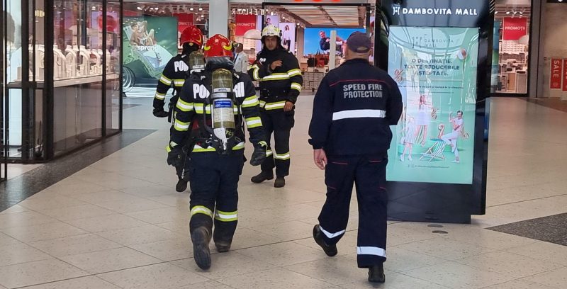 ISU Dâmbovița a desfășurat un EXERCIȚIU la DÂMBOVITA MALL