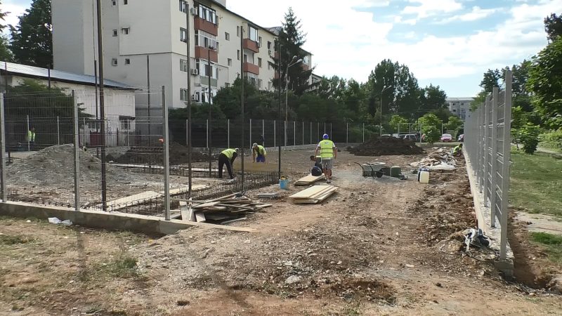 Un parc modern de fitness și un miniteren de baschet pe strada Matei Vlădescu din Târgoviște. VIDEO
