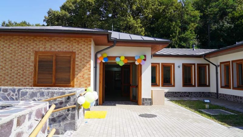 O grădiniță ultramodernă a fost inaugurată la Nucet, administrația locală condusă de primarul Luisa Bărboiu a pus mare accent pe modernizarea