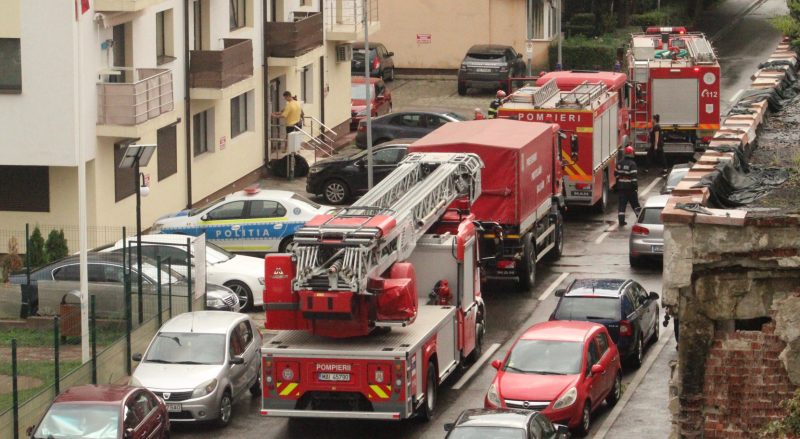 ALERTĂ de gradul zero, incendiu într-un apartament din Târgoviște, strada Arcașilor. VIDEO
