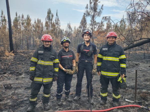 Pompierii de la ISU Dâmbovița continuă misiunea de stingere a incendiilor în Franța